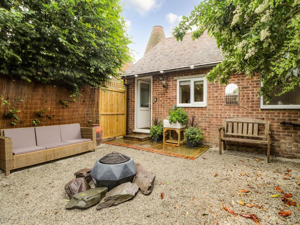 Ditsys Den Tonbridge Exterior foto