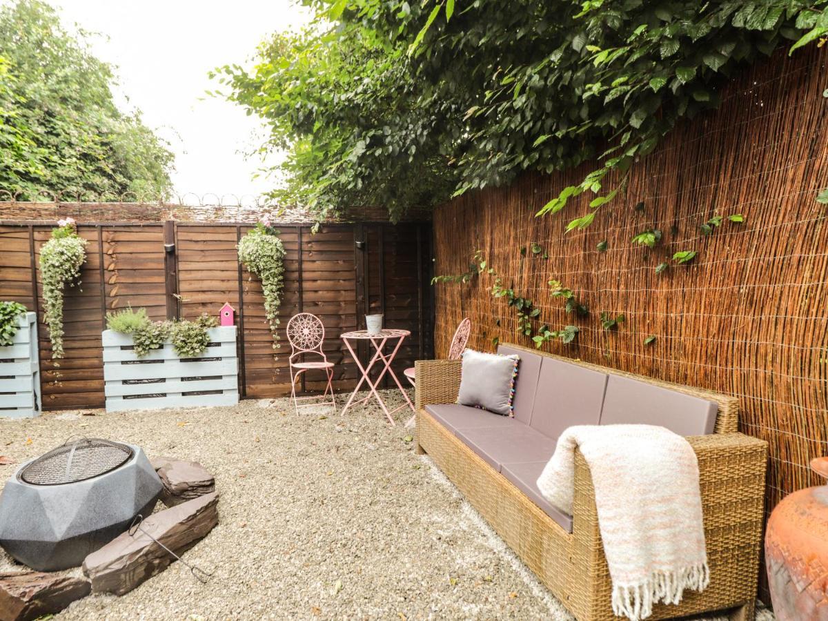 Ditsys Den Tonbridge Exterior foto